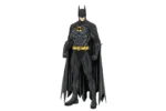 Tumšā bruņinieka Betmena (Batman) pilna auguma pašlīmējoša sienas uzlīme zēna bērnistabas vai pusaudža istabas dekorēšanai.
